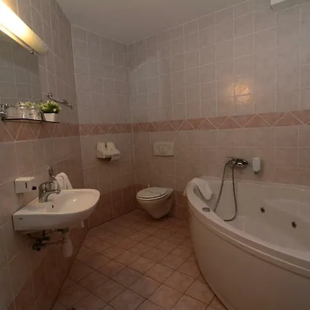 Wine Temple Jeruzalem Hotel 3*